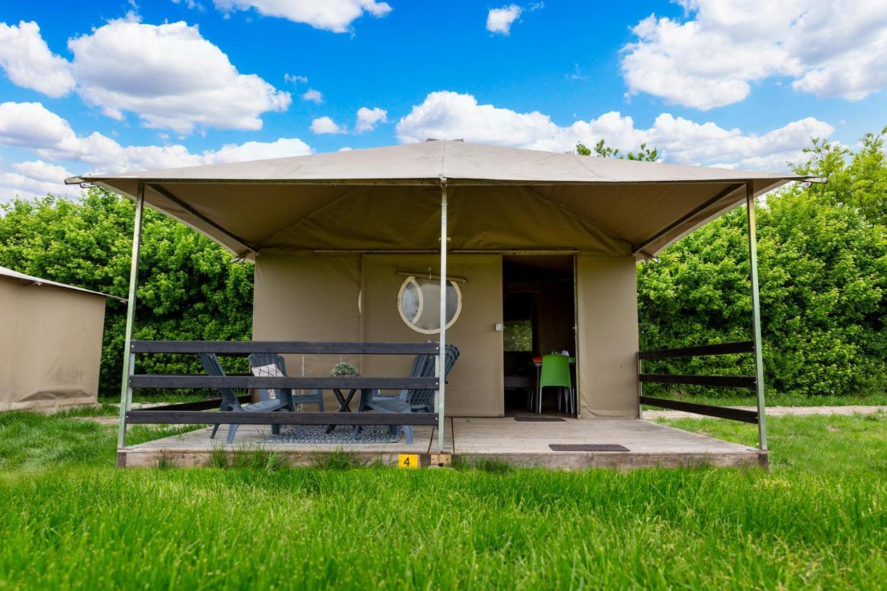 Boerderij Camping Nixhoeve Genderen Extérieur photo